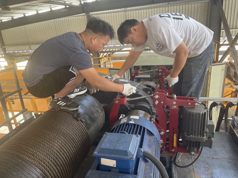 湖北黃岡冶金用天車(chē)SB100現(xiàn)場(chǎng)指導(dǎo)調(diào)試